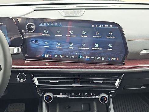 New 2026 Chevrolet Traverse RS w/ LPO, Floor Liner Package AWD/4WD image 14