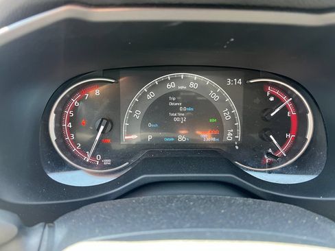 Used 2025 Toyota RAV4 XLE FWD image 26