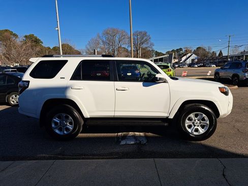 Used 2024 Toyota 4Runner SR5 image 7