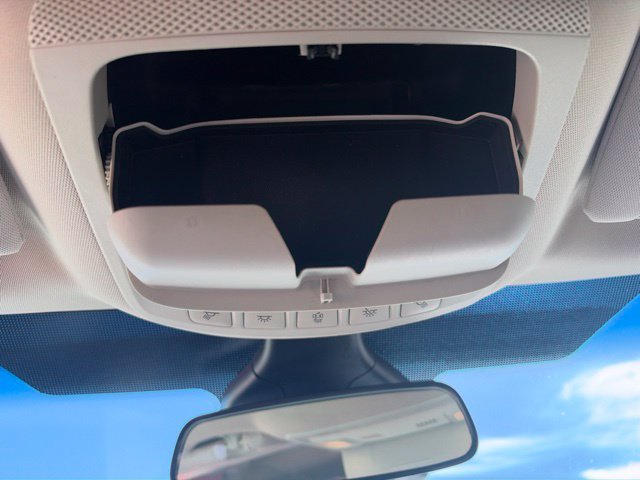 Used 2020 Ford Edge SE FWD image 14