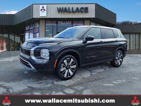 New 2025 Mitsubishi Outlander SE image 1