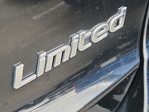 Used 2017 Hyundai Elantra Limited FWD image 23