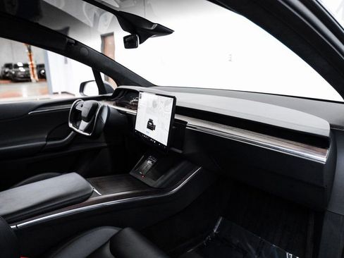 Used 2022 Tesla Model X AWD/4WD image 16