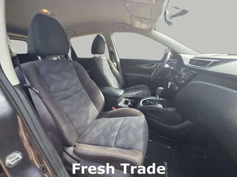 Used 2015 Nissan Rogue S AWD/4WD image 9