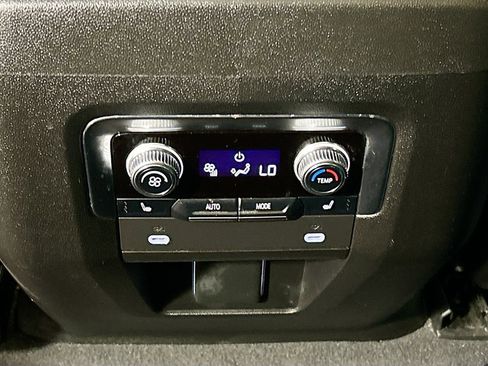 Used 2024 GMC Yukon AT4 w/ AT4 Premium Package AWD/4WD image 24