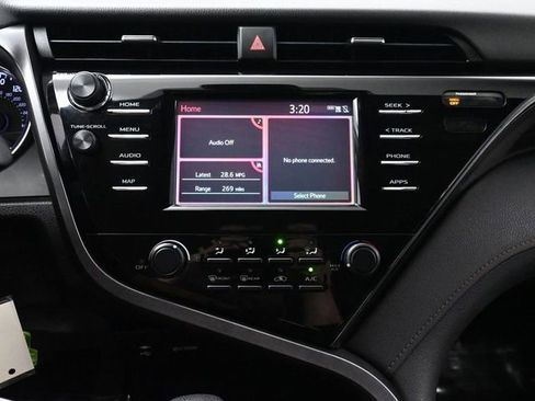 Used 2019 Toyota Camry LE image 27