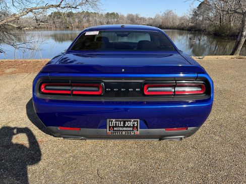 Used 2022 Dodge Challenger R/T image 7