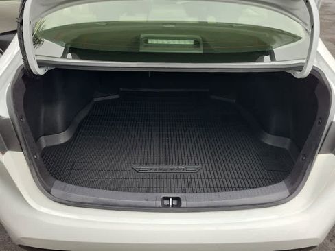 Used 2023 Toyota Corolla LE image 29