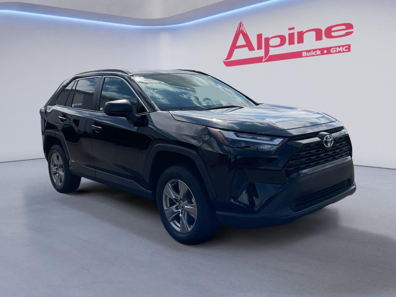 Used 2024 Toyota RAV4 LE AWD/4WD image 7