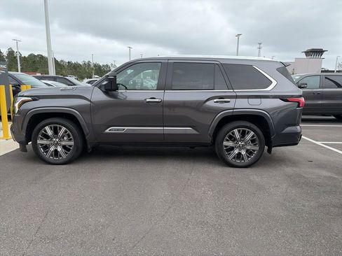 Used 2025 Toyota Sequoia Capstone AWD/4WD image 4