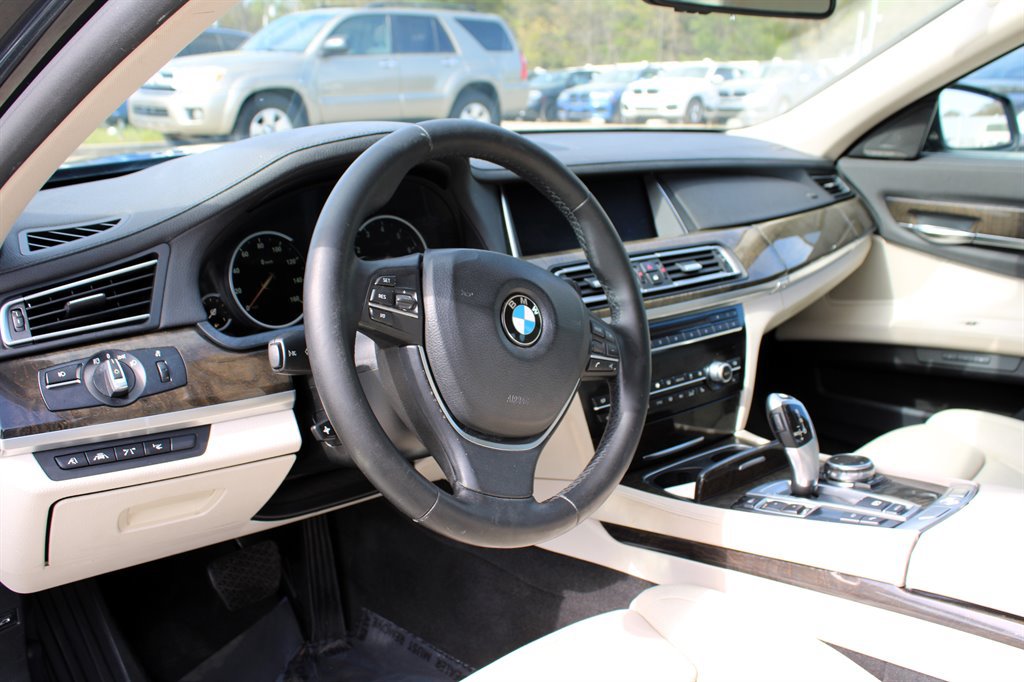 Used 2014 BMW 740Li RWD image 16
