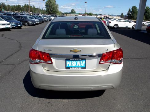 Used 2015 Chevrolet Cruze LT image 4