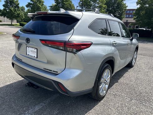 Used 2020 Toyota Highlander Limited AWD/4WD image 7