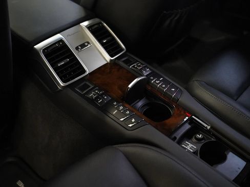 Used 2016 Porsche Panamera image 20