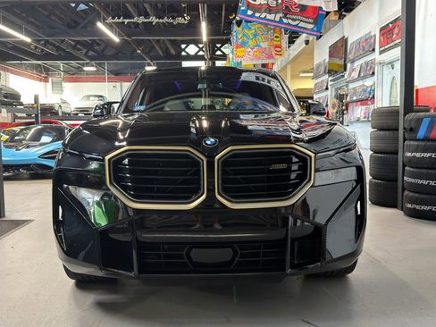 Used 2023 BMW XM image 2