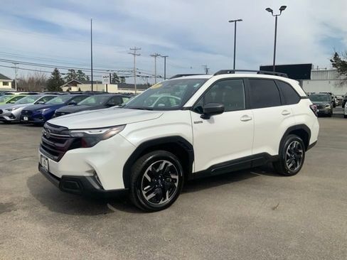 Certified 2025 Subaru Forester Premium image 4