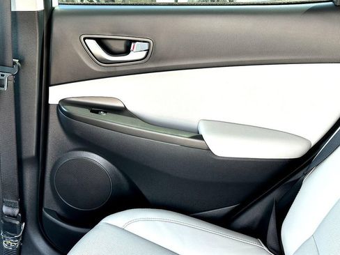 Used 2023 Hyundai Kona Limited FWD image 23
