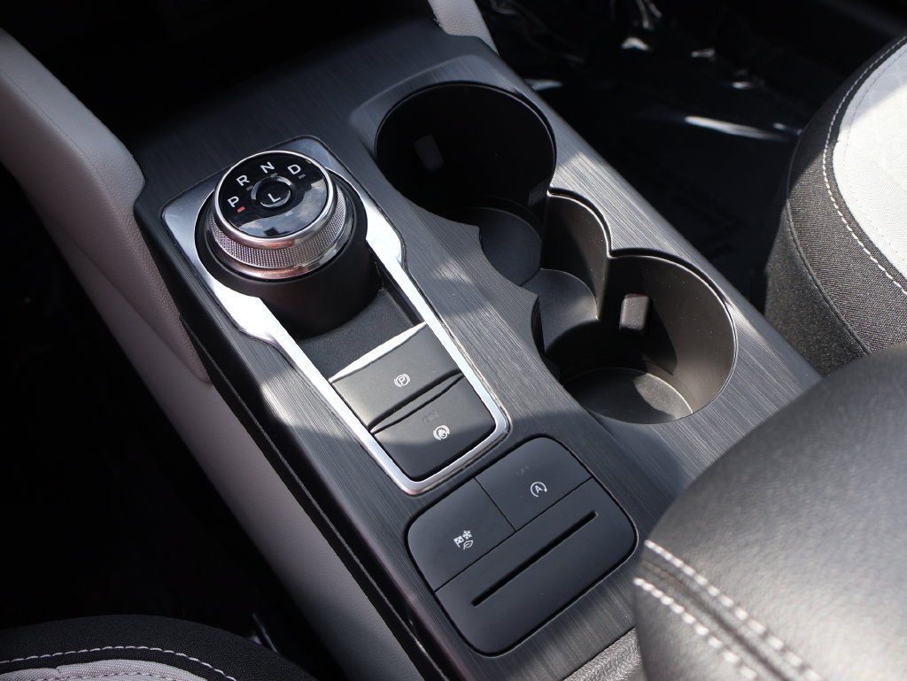 Certified 2025 Ford Escape Active w/ Cold Weather Package FWD image 38