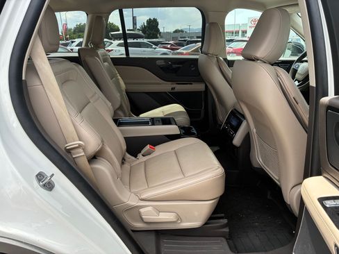 Used 2023 Lincoln Aviator Reserve w/ Equipment Group 201A AWD/4WD image 31