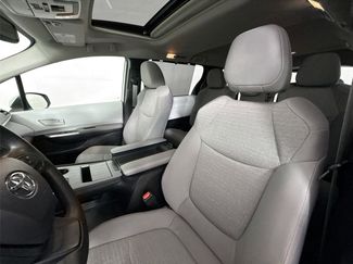 Used 2025 Toyota Sienna LE video 3