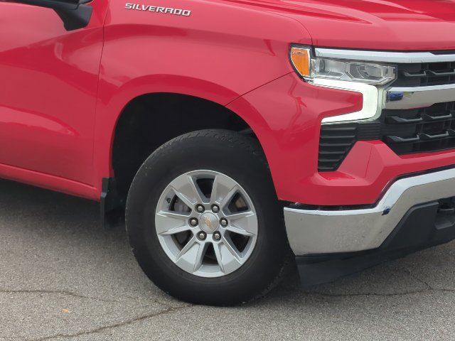 Used 2025 Chevrolet Silverado 1500 LT AWD/4WD image 2