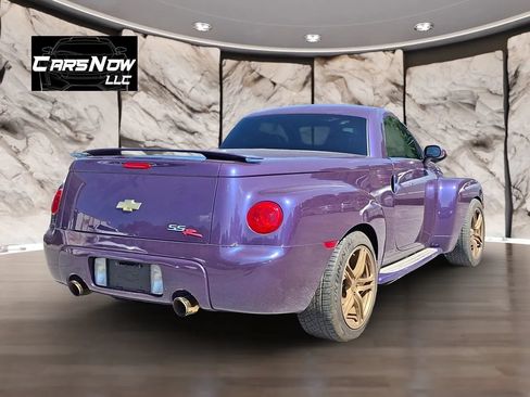 Used 2004 Chevrolet SSR w/ Preferred Equipment Group RWD image 6