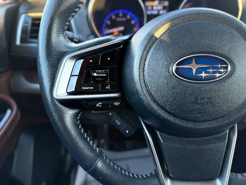 Used 2018 Subaru Outback 3.6R Touring AWD/4WD image 32