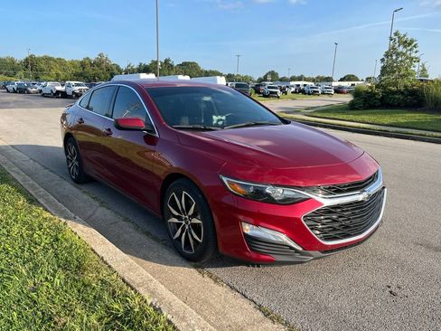 Used 2022 Chevrolet Malibu RS FWD image 2