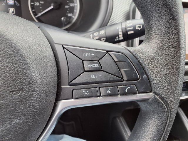 Used 2019 Nissan Kicks SV FWD image 22