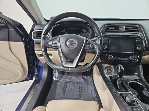 Used 2017 Nissan Maxima Platinum image 14
