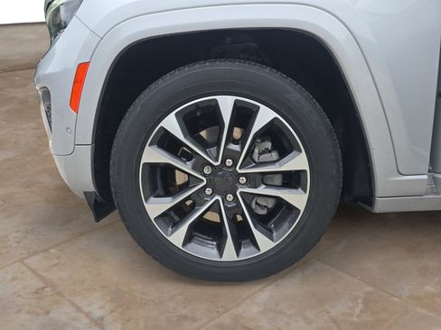 Used 2021 Jeep Grand Cherokee L Overland w/ Advanced Protech Group III AWD/4WD image 31