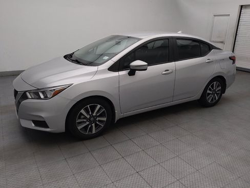 Used 2020 Nissan Versa SV FWD image 2
