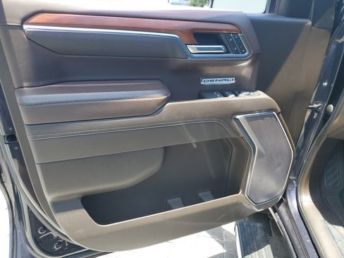 Used 2023 GMC Sierra 1500 Denali w/ Denali Reserve Package AWD/4WD image 10