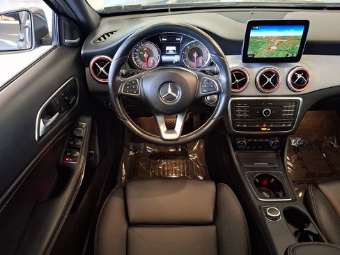 Used 2017 Mercedes-Benz GLA 250 4MATIC image 11