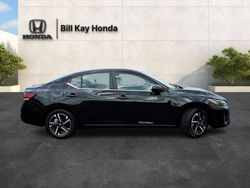 Used 2025 Nissan Sentra SV FWD image 2