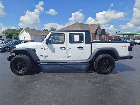 Used 2023 Jeep Gladiator Mojave w/ LED Lighting Group AWD/4WD image 2