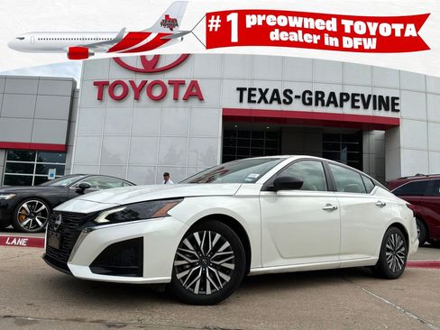 Used 2025 Nissan Altima 2.5 SV FWD image 1