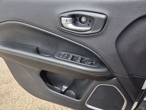 Used 2021 Jeep Compass Sport AWD/4WD image 15