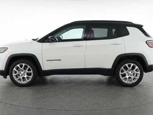 Used 2025 Jeep Compass Limited AWD/4WD image 5