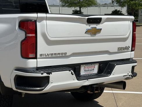 Used 2024 Chevrolet Silverado 2500 High Country w/ High Country Premium Package AWD/4WD image 6