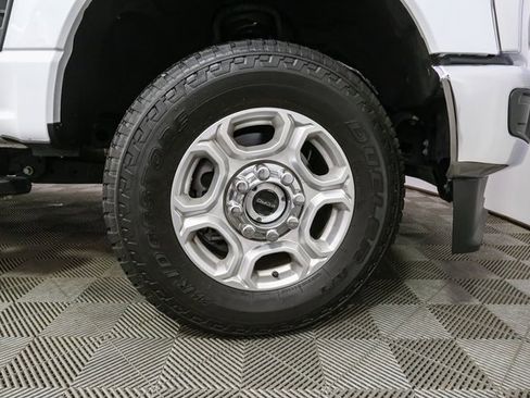 Used 2025 Ford F350 XLT image 14