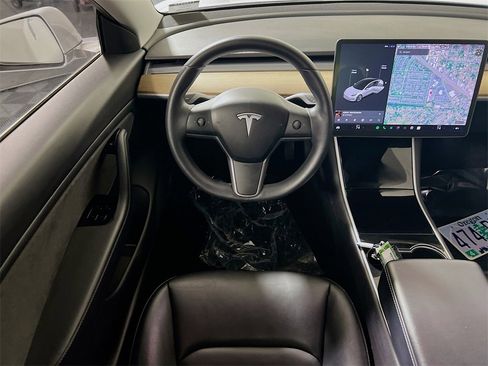 Used 2020 Tesla Model 3 Performance image 21