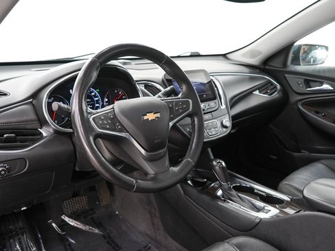 Used 2019 Chevrolet Malibu Premier w/ Sun and Wheel Package FWD image 23