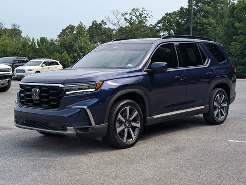 Used 2024 Honda Pilot Touring image 5