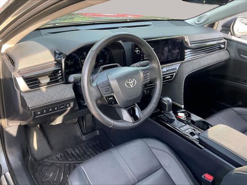 Used 2025 Toyota Camry XLE w/ Premium Plus Package AWD/4WD image 18