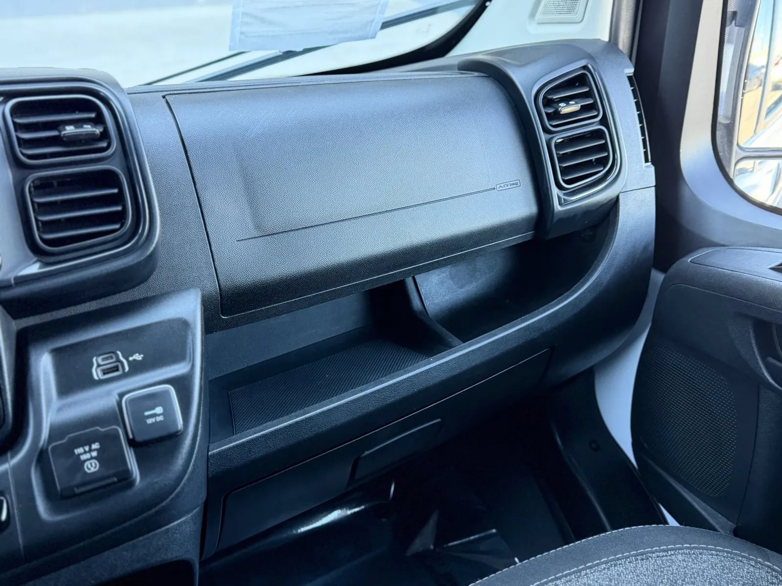 Used 2024 RAM ProMaster 2500 w/ Premium Convenience Group FWD image 34