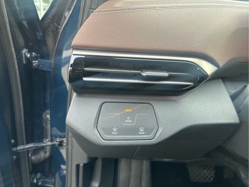 Used 2023 Volkswagen ID.4 Pro image 8