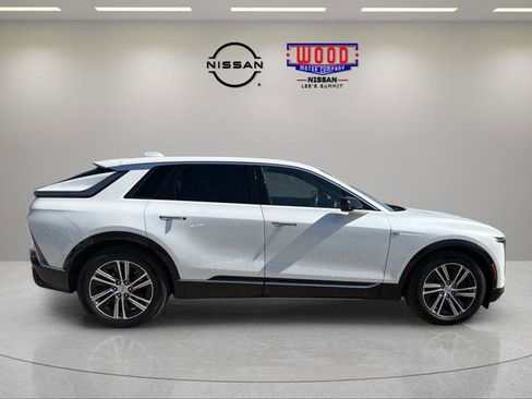 Used 2024 Cadillac Lyriq Luxury image 2