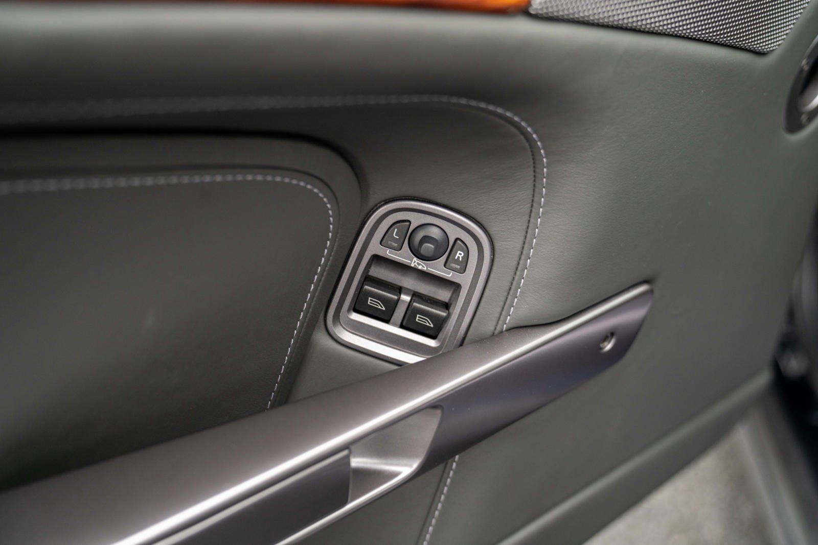 Used 2008 Aston Martin DB9 Coupe RWD image 15