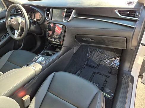 Certified 2025 INFINITI QX50 Pure image 22